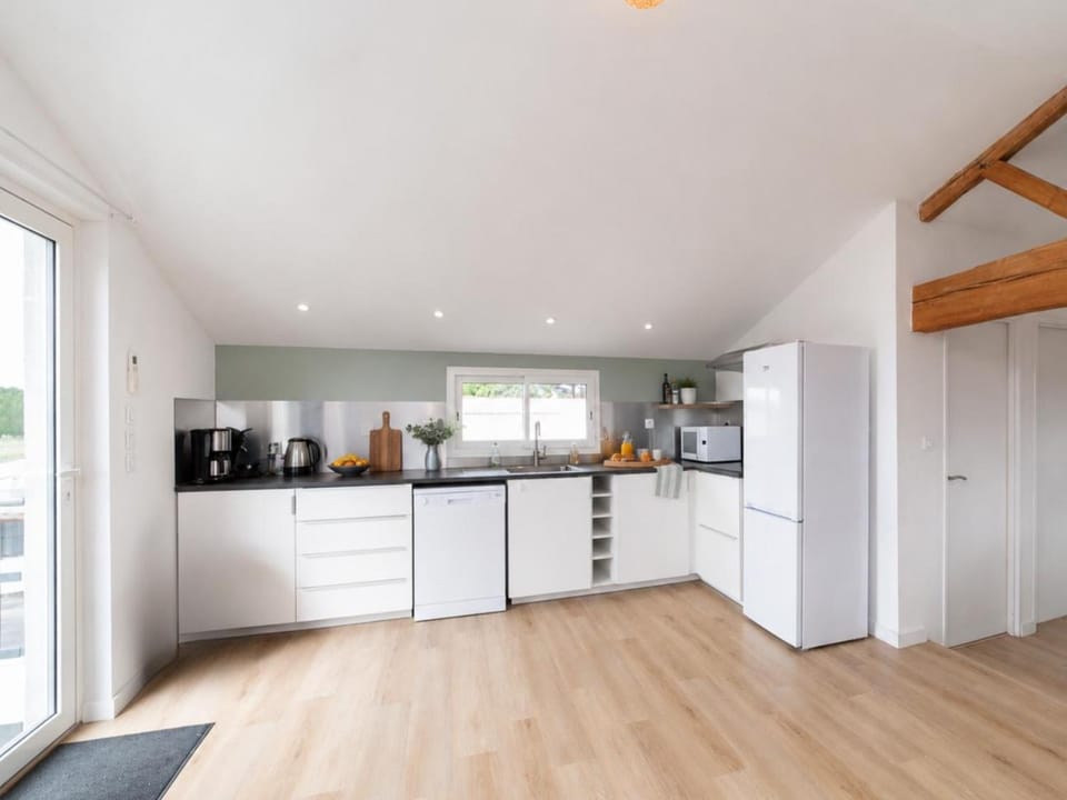 Coffee/tea facilities, Autumn, microwave, stove, toaster, wedding, kitchen, air conditioner