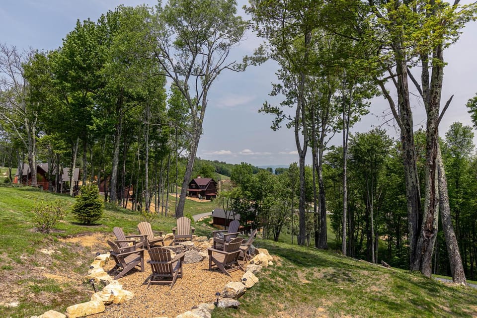 Happy Trails at Eagles Nest House in Beech Mountain