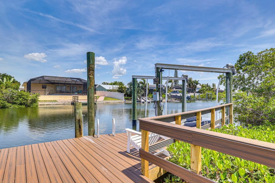 Apollo Beach Waterfront Home w/ Pool & Dock! House in Apollo Beach