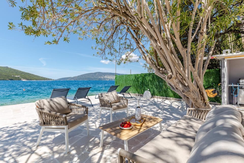 Pure Bay Montenegro Beach House Villa in Kotor Municipality
