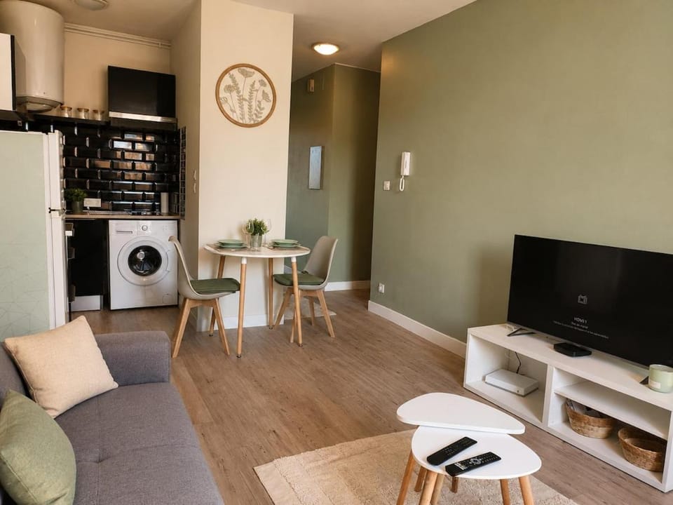 TV and multimedia, Kitchen or kitchenette