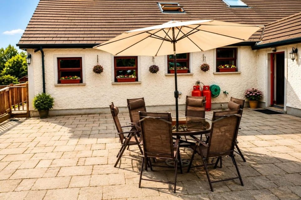 Charming Loft Retreat Perfect Craughwell Getaway Apartment in County Galway