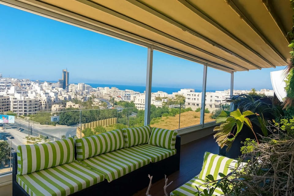 Luxury Penthouse with Large Terrace & Heated Jacuzzi Apartment in Saint Julians
