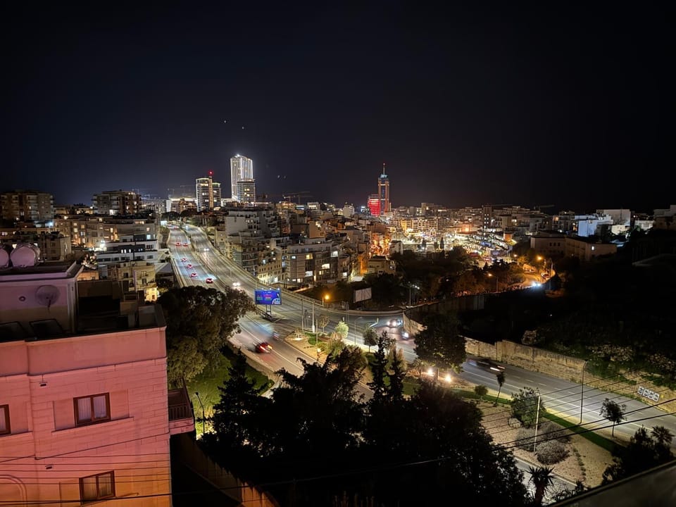 Luxury Penthouse with Large Terrace & Heated Jacuzzi Apartment in Saint Julians