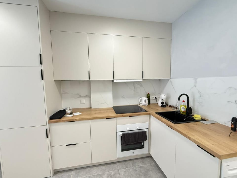 Coffee/tea facilities, oven, kitchen, kitchen
