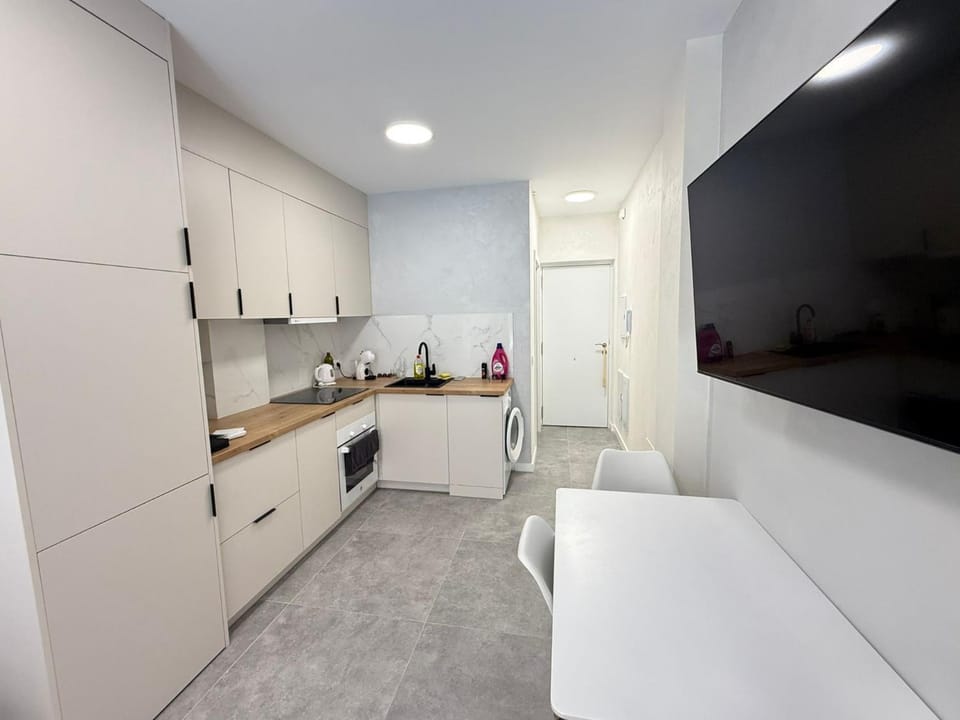 TV and multimedia, oven