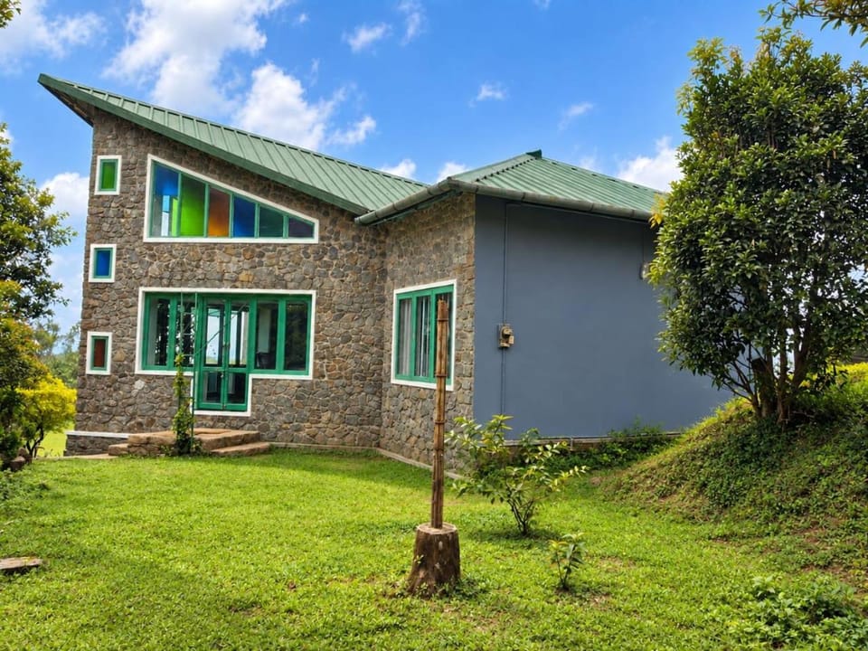 Property building, Day, Natural landscape, Garden, Garden view