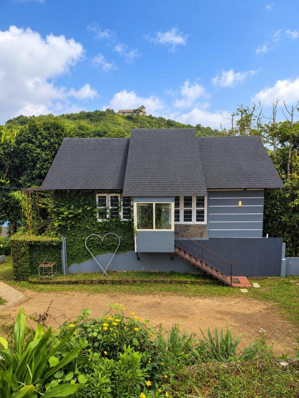 Property building, Day, Natural landscape, Garden