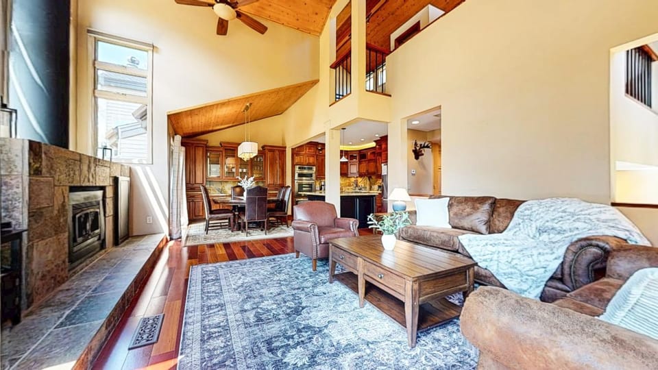 The Pointe #02 townhouse House in Mammoth Lakes