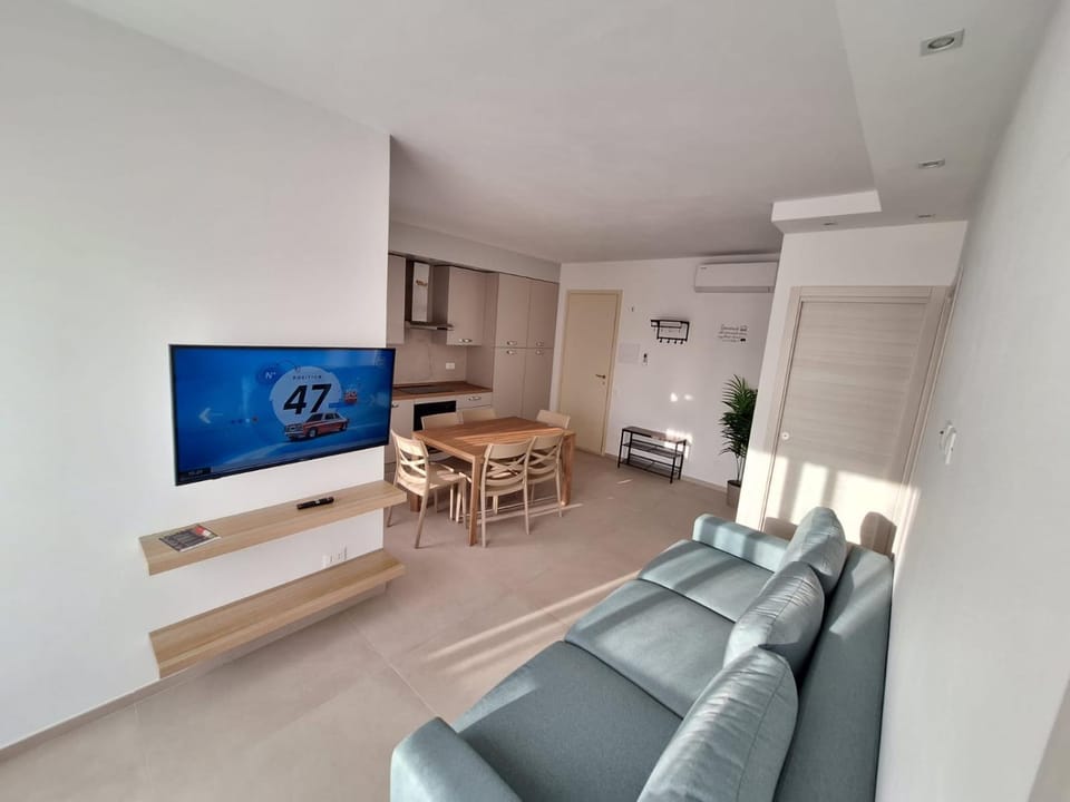 Communal lounge/ TV room, TV and multimedia, Living room, Seating area