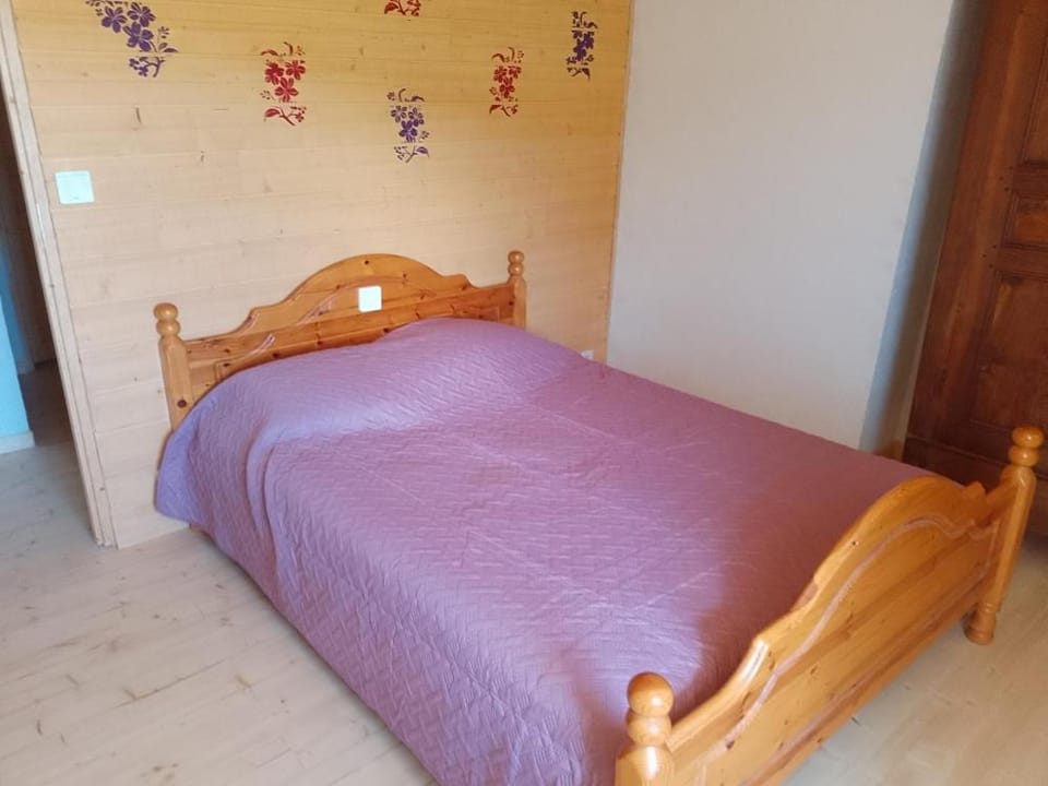Maison campagne avec Jacuzzi House in Auvergne-Rhône-Alpes