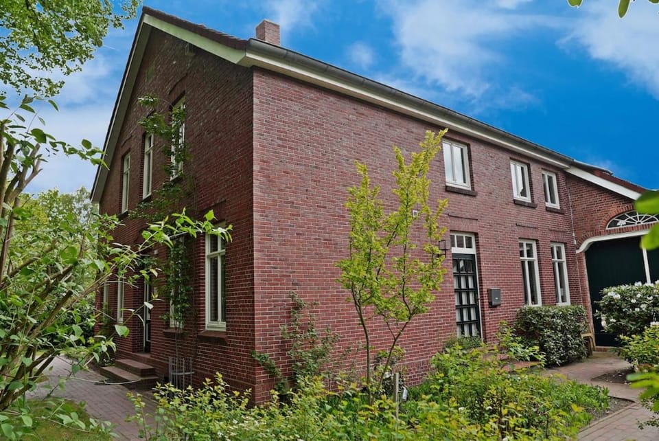 Stilvolle Unterkunft im alten Bauernhaus Apartment in Leer
