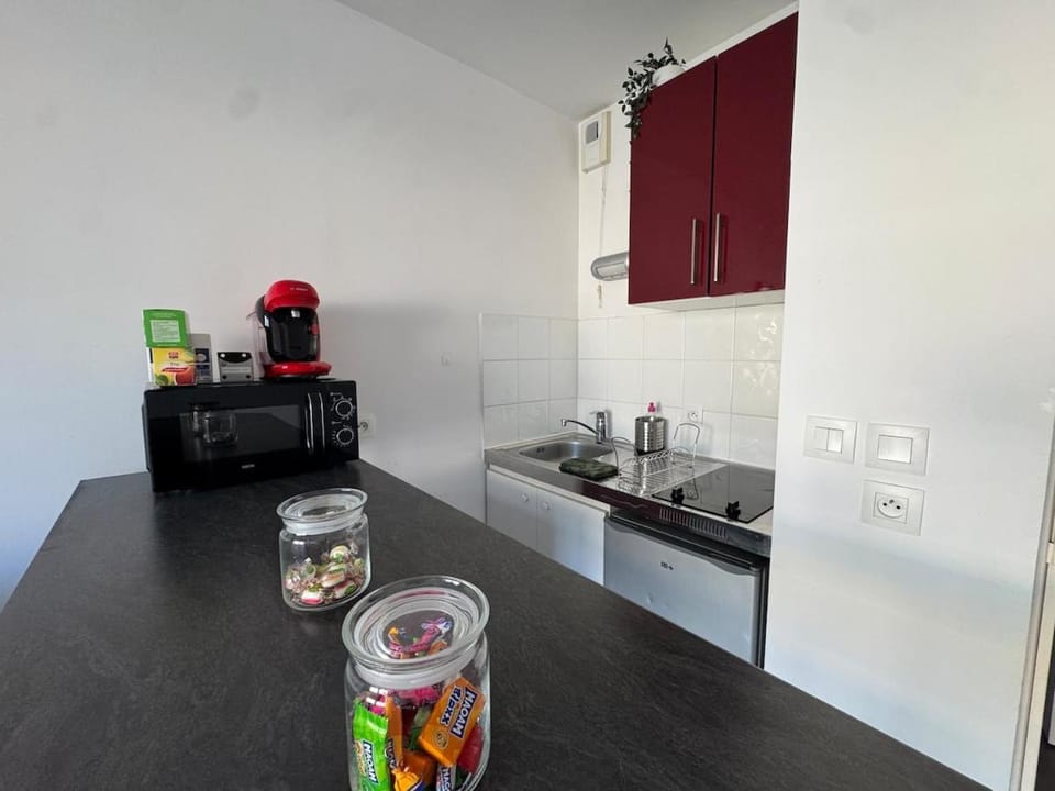 Studio cosy avec balcon et parking Apartment in Caen
