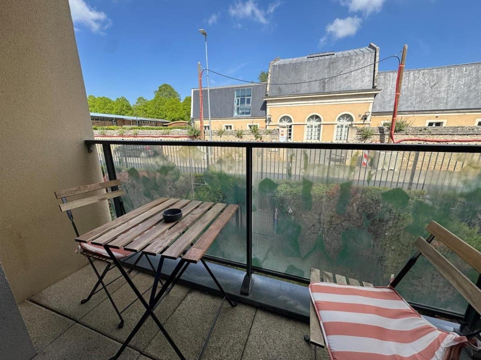 Studio cosy avec balcon et parking Apartment in Caen
