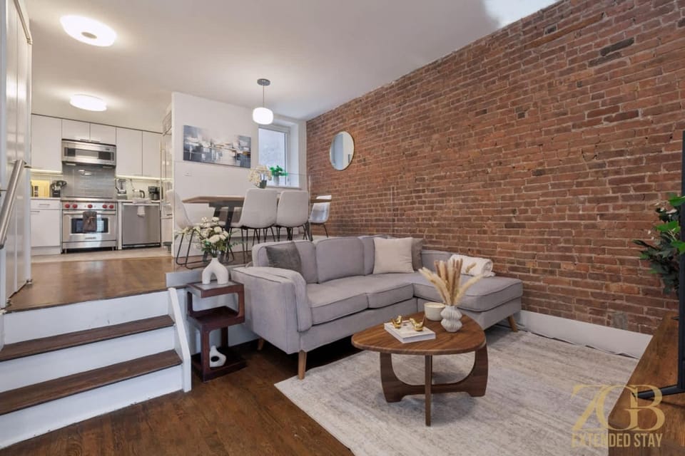 Prime UES Newly Renovated Luxury 2BR Central Park Apartment in Upper East Side
