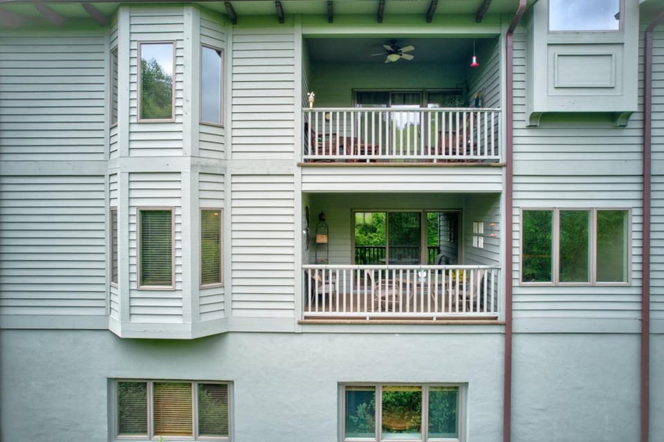 Chetola Berkshires 3 - 3BR with 2 sleeper sofas-Walk To Blowing Rock House in Blowing Rock