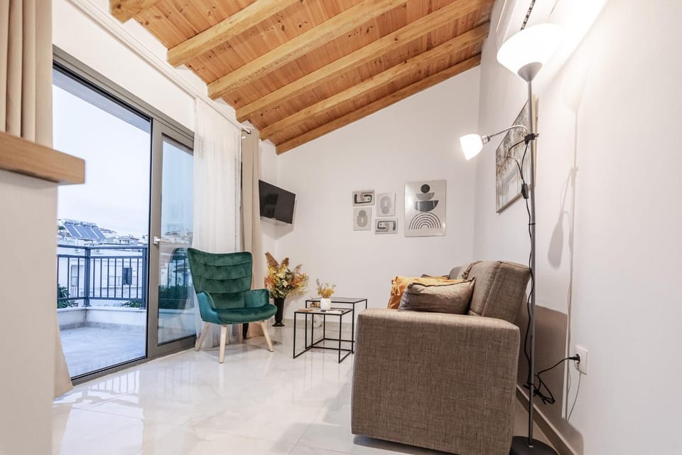TV and multimedia, View (from property/room), Balcony/Terrace, Living room, Seating area