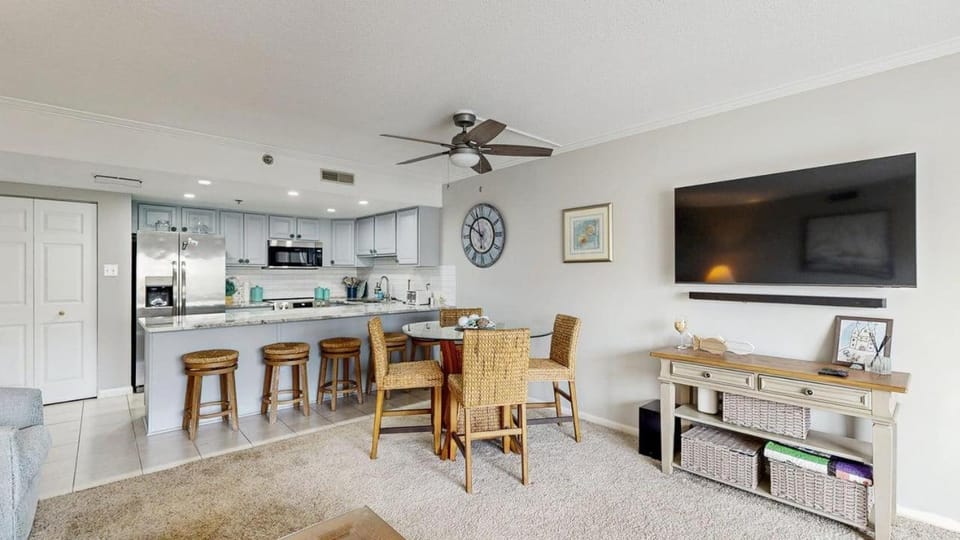 Ocean Block retreat with easy beach access & shared pools House in Ocean City
