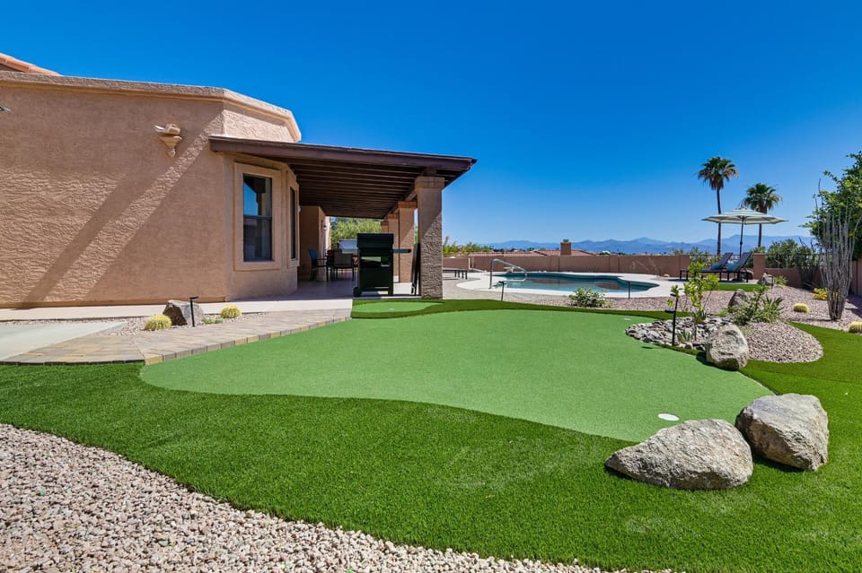 Sweeping Mtn Views & Hot Tub: Fountain Hills Oasis House in Fountain Hills