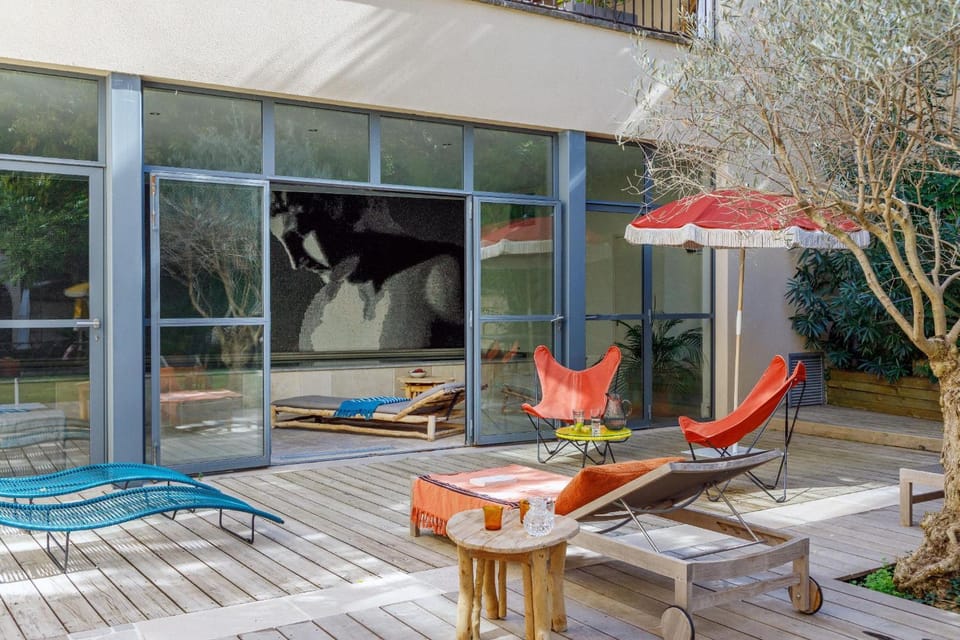 Patio, Pool view, Swimming pool, sunbed