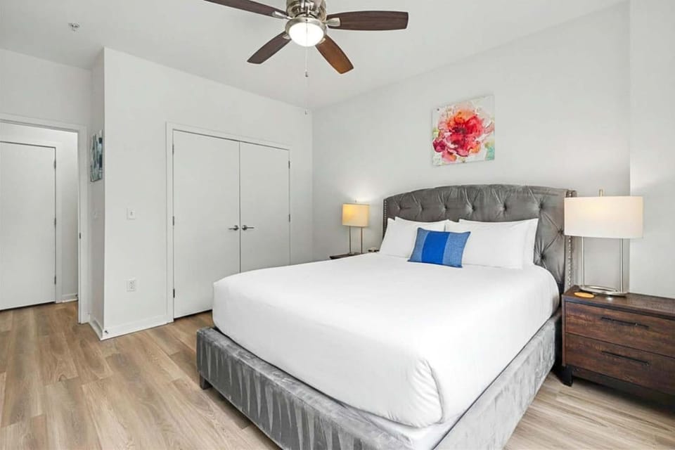 Modern Apt in Downtown with Pool & Gym Apartment in Stamford