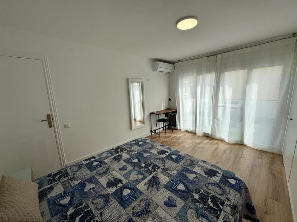 Acogedor apartamento a 50 metros del mar Bed and Breakfast in Cambrils