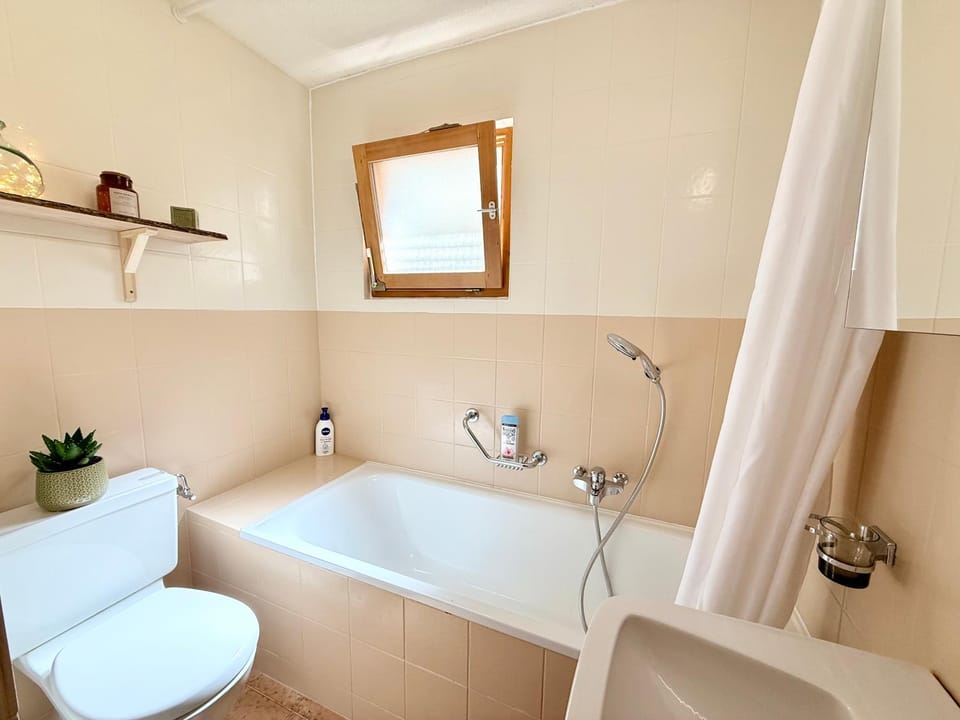 Toilet, Bathroom, Bath, towels