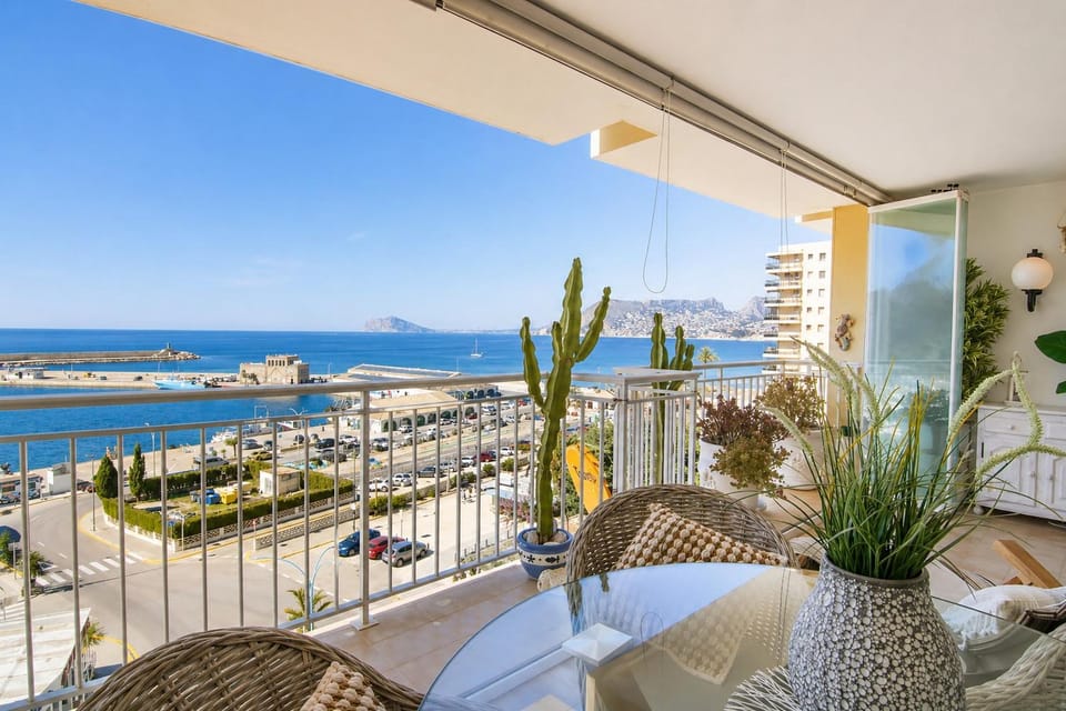 RiuRau Home - Marina Suite Apartment in Calp