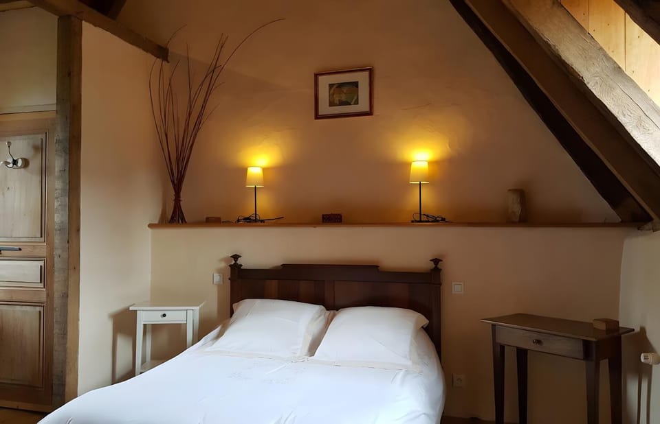Property building, Living room, Bedroom