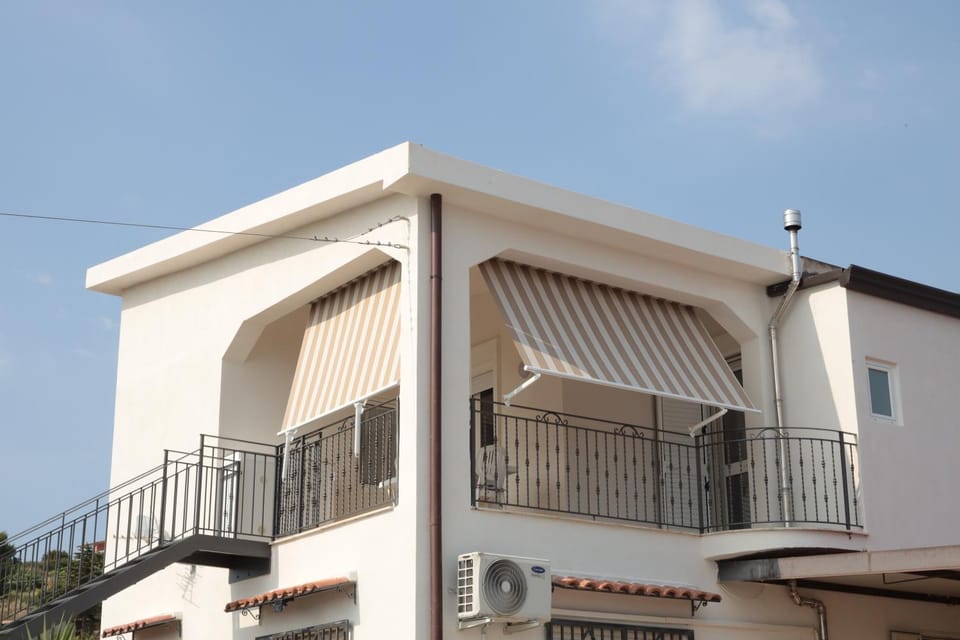 Property building, Balcony/Terrace