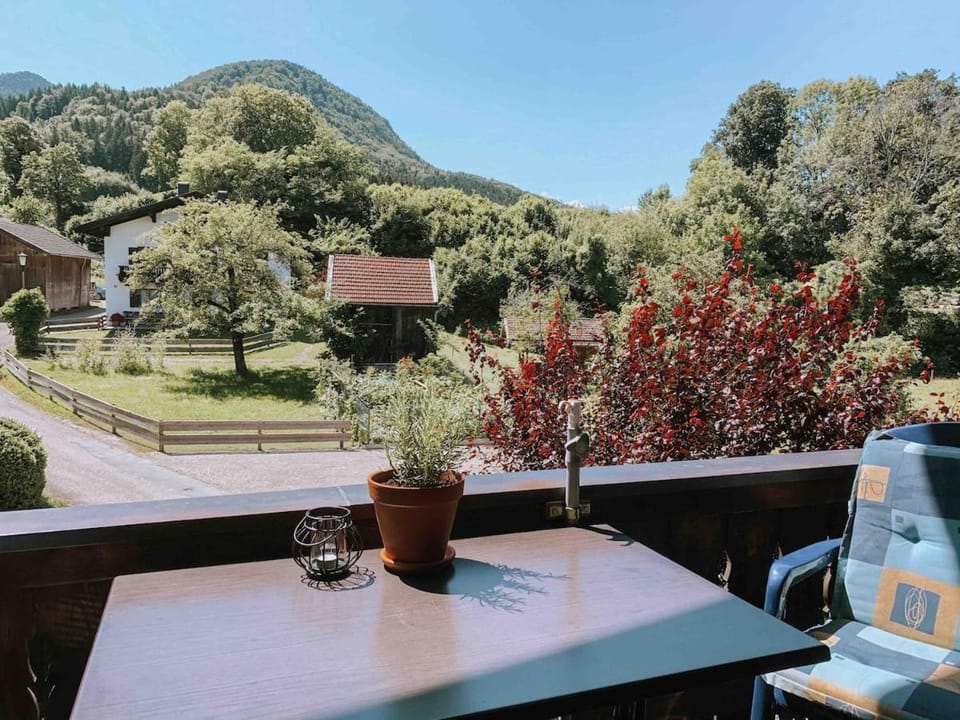 Balcony/Terrace, Dining area, Mountain view
