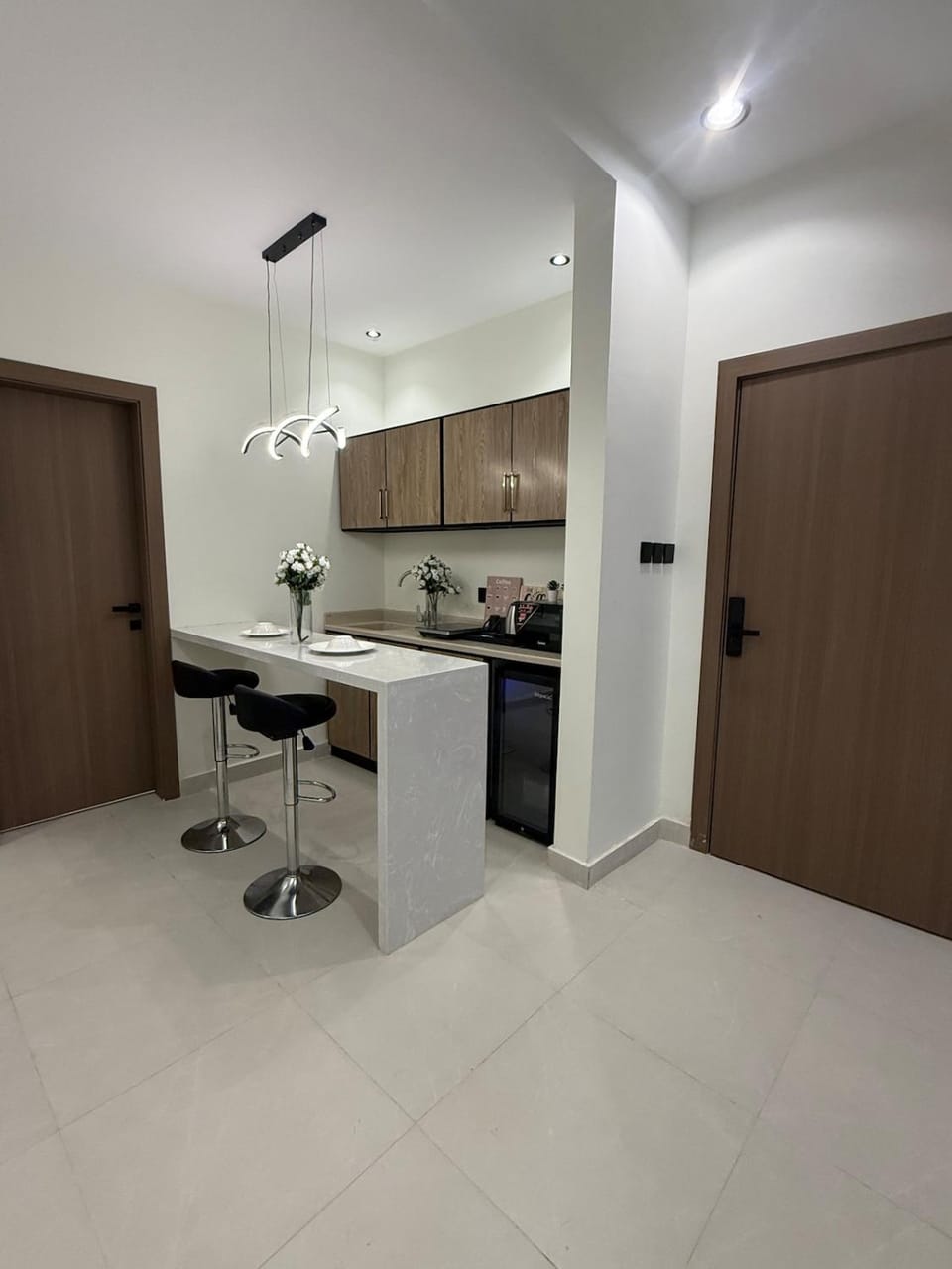 Jacuzzi Apt with Patio & Kingdom Tower View Apartment in Riyadh