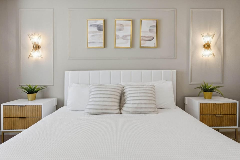 Bed, Bedroom