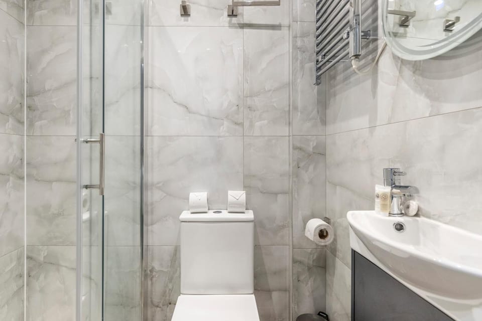 Compact Comfort Your London Basecamp F2 Apartment in London