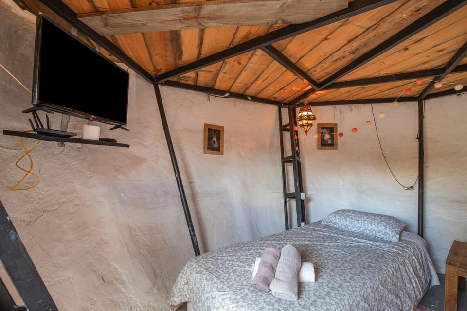 Property building, Living room, Bedroom