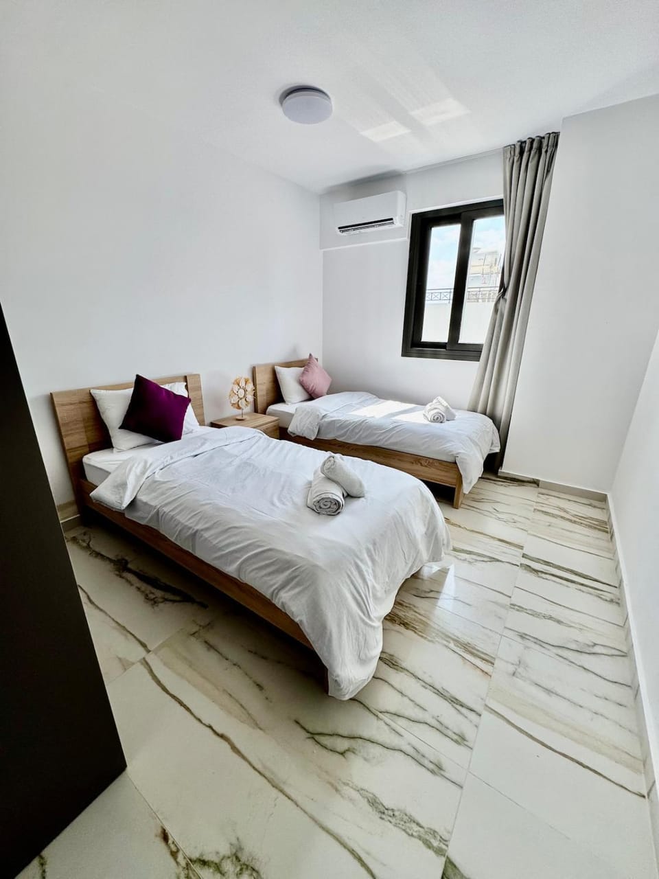 Bed, Photo of the whole room, Bedroom, towels