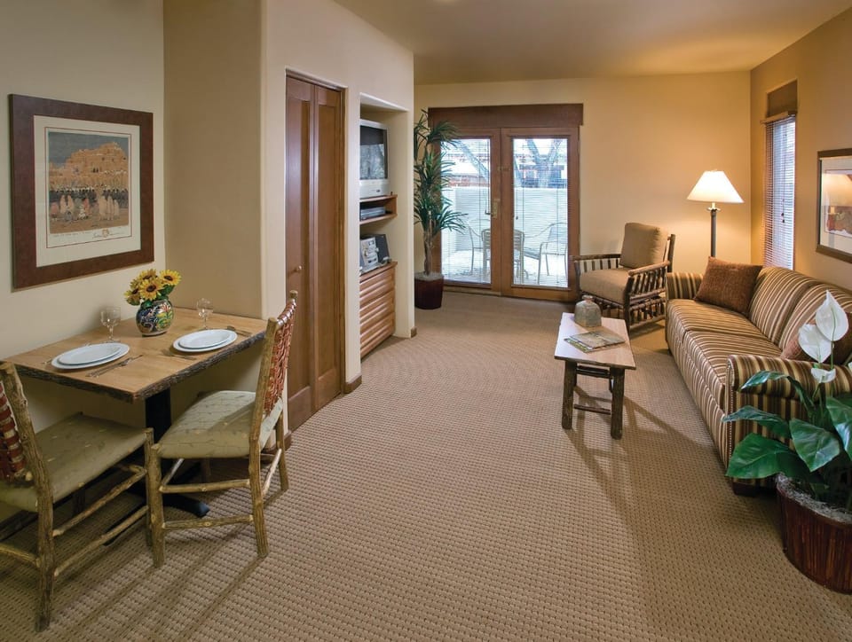 CW Taos Resort Two 1BR Suites House in Taos