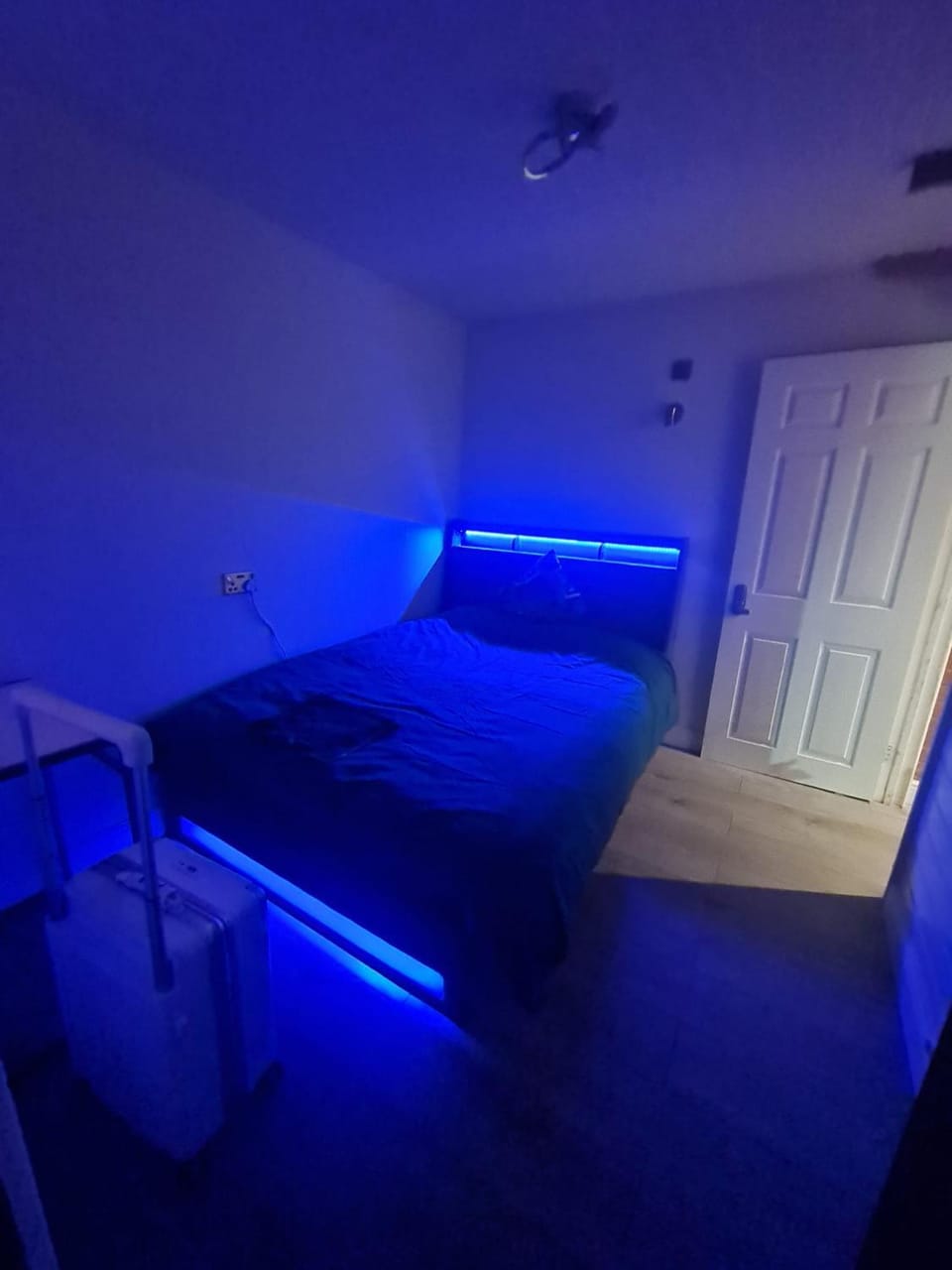 Two room Banglow Apartment in Slough