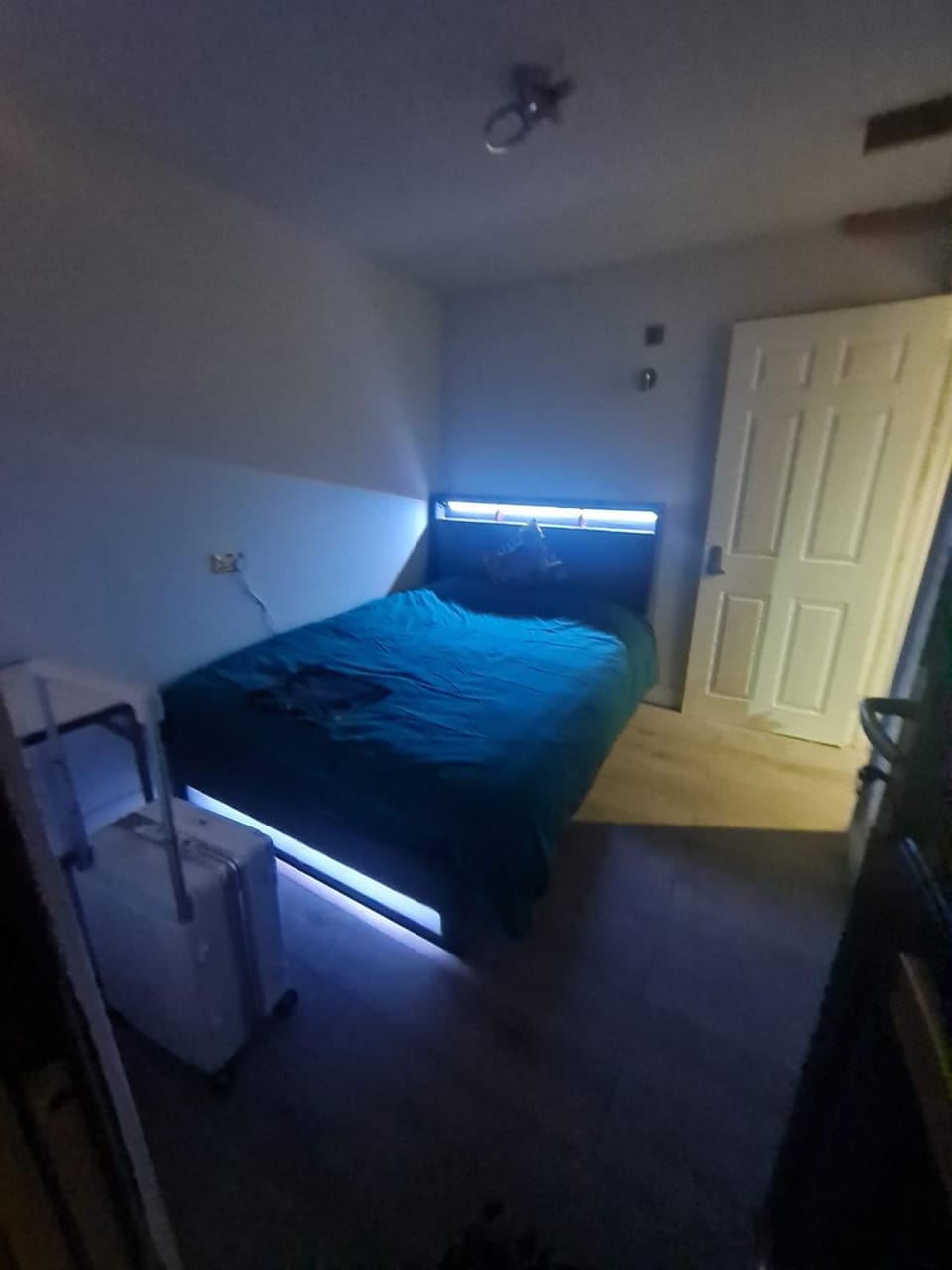 Two room Banglow Apartment in Slough