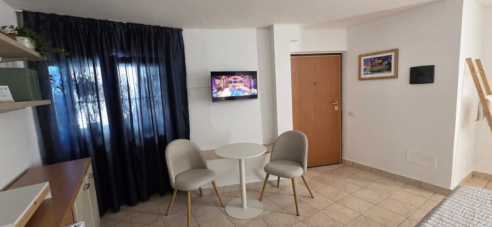 TV and multimedia, Living room, Dining area