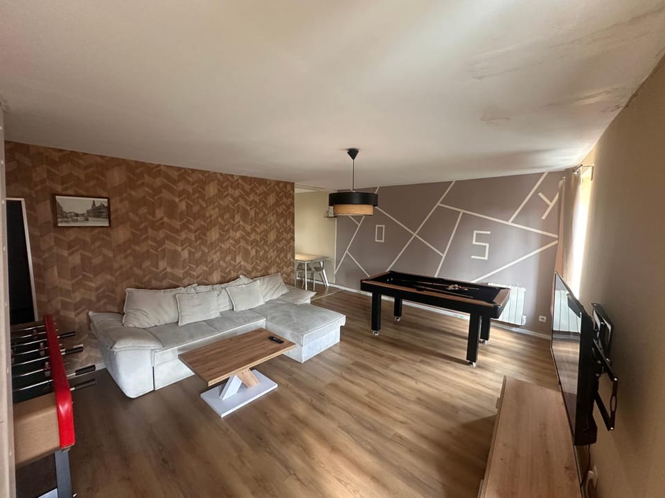TV and multimedia, Living room, Seating area