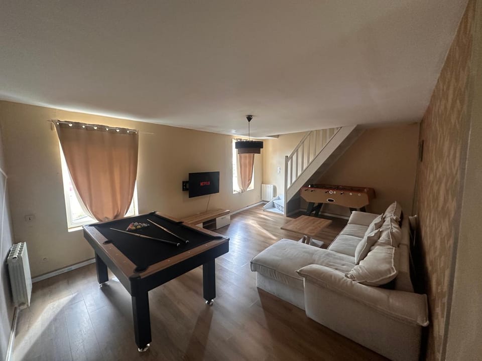 TV and multimedia, Living room, Seating area