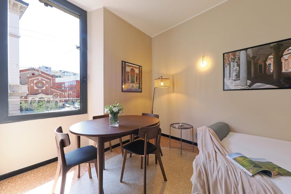 Dining area, Lunch