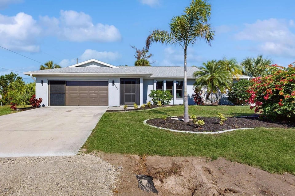 Port Charlotte Oasis Private Pool Home with Spacious Kitchen House in Port Charlotte