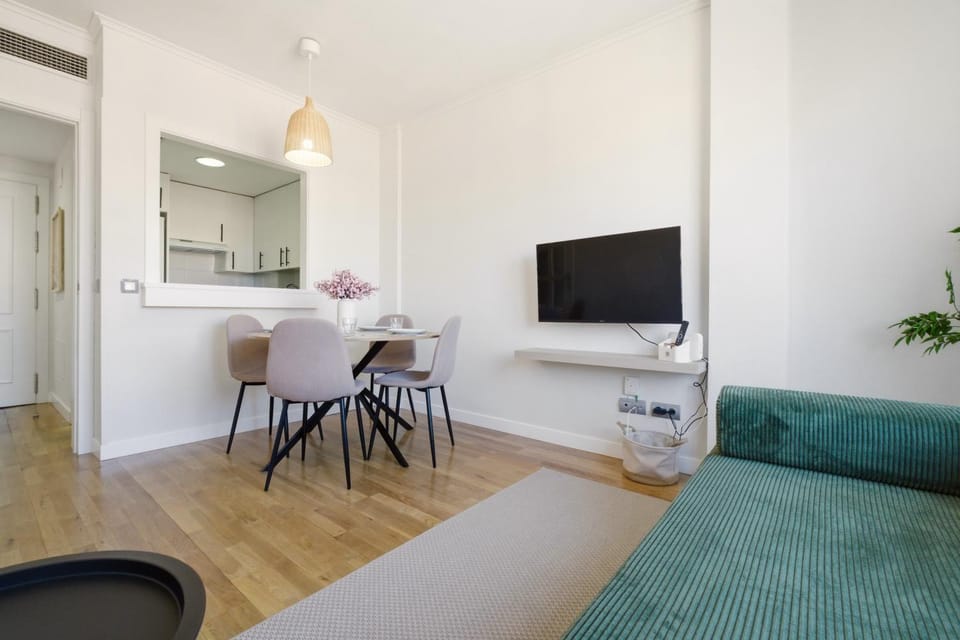 TV and multimedia, Living room, Dining area