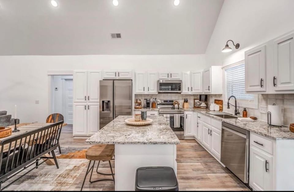 Holiday Hills Getaway! House in Pickwick Lake