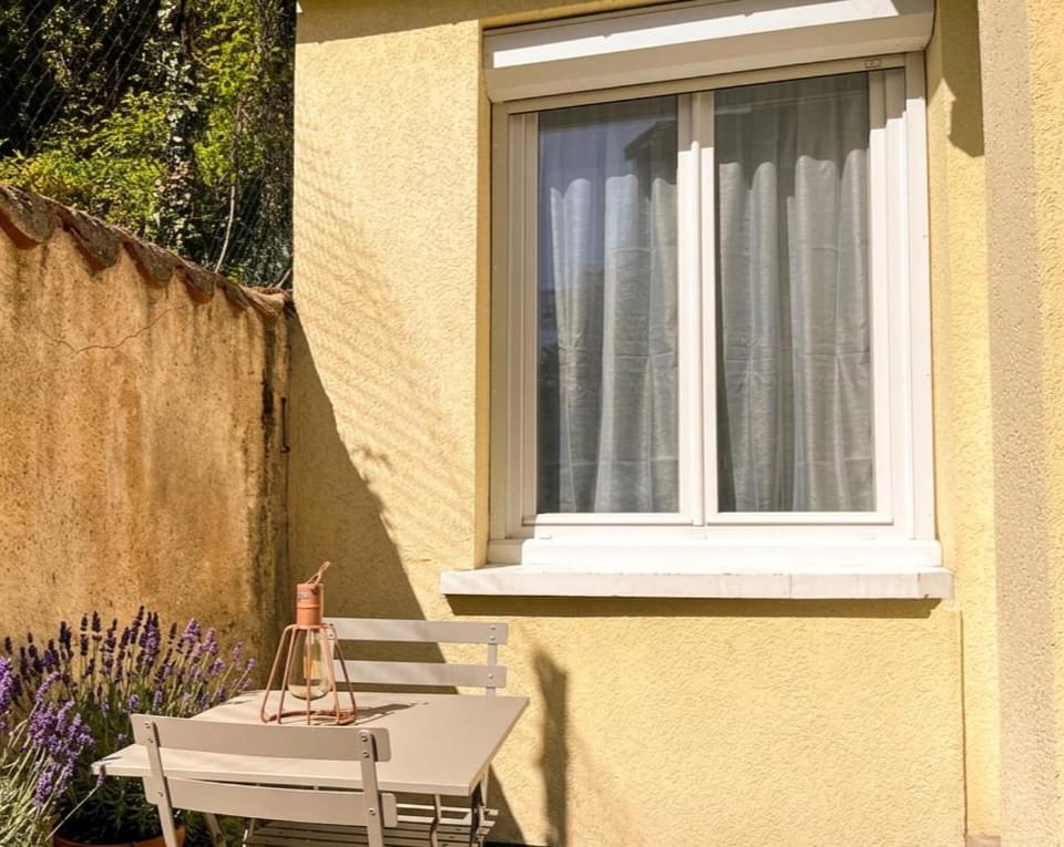 La maisonnette 70' House in Auvergne-Rhône-Alpes