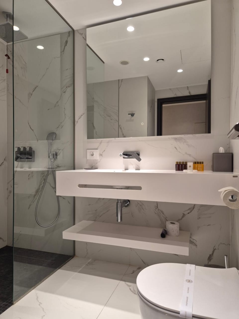 Shower, Toilet, Bathroom