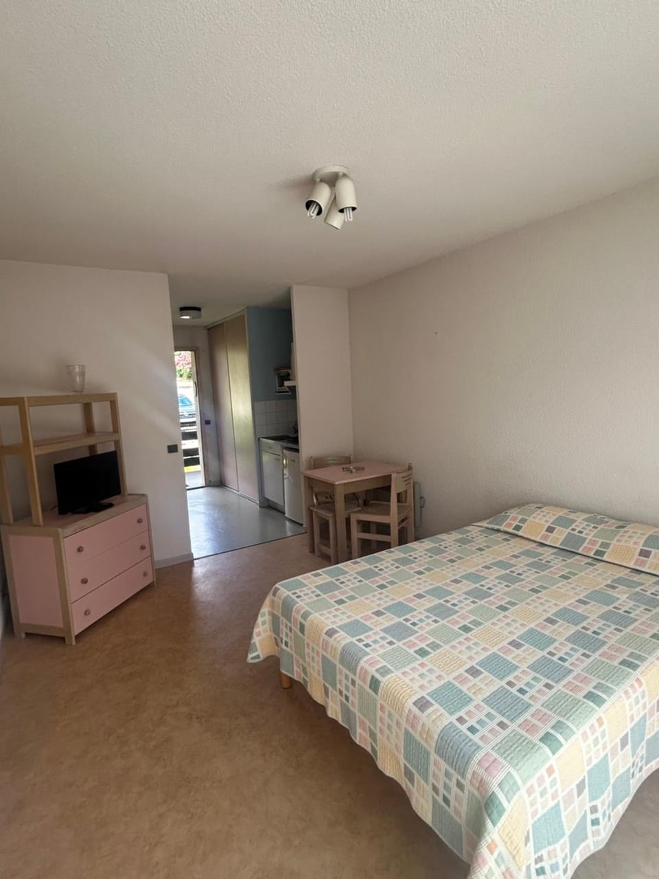 Studio ensoleillé avec piscine Apartment in Occitanie