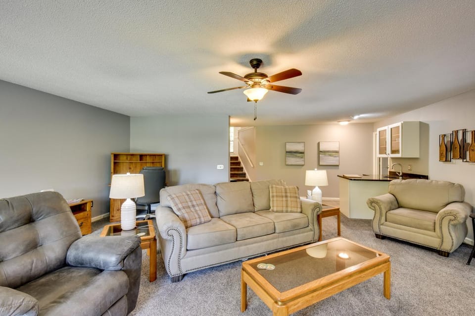 Sunroom & Deck! Golf Retreat in Keowee Key House in Lake Keowee